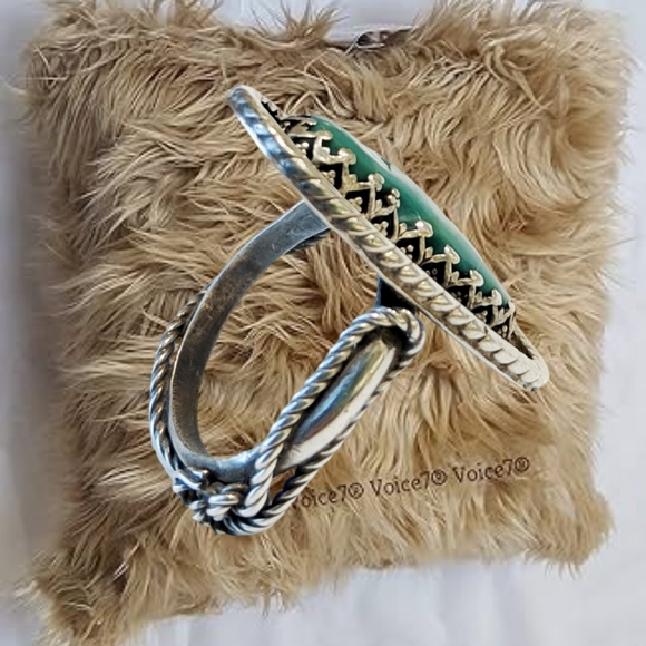 .Large Turquoise Sterling Silver Ring with a Twisted Knot Rope on the Band - Picture 6 of 6